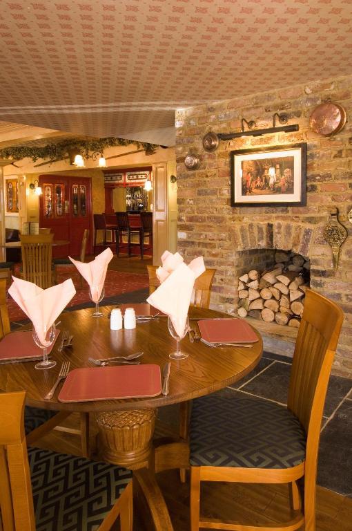 The Roebuck Inn - Relaxinnz Harrietsham Exterior foto